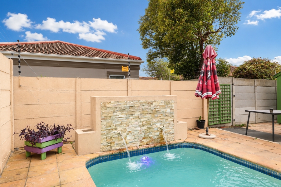 3 Bedroom Property for Sale in Parklands Western Cape